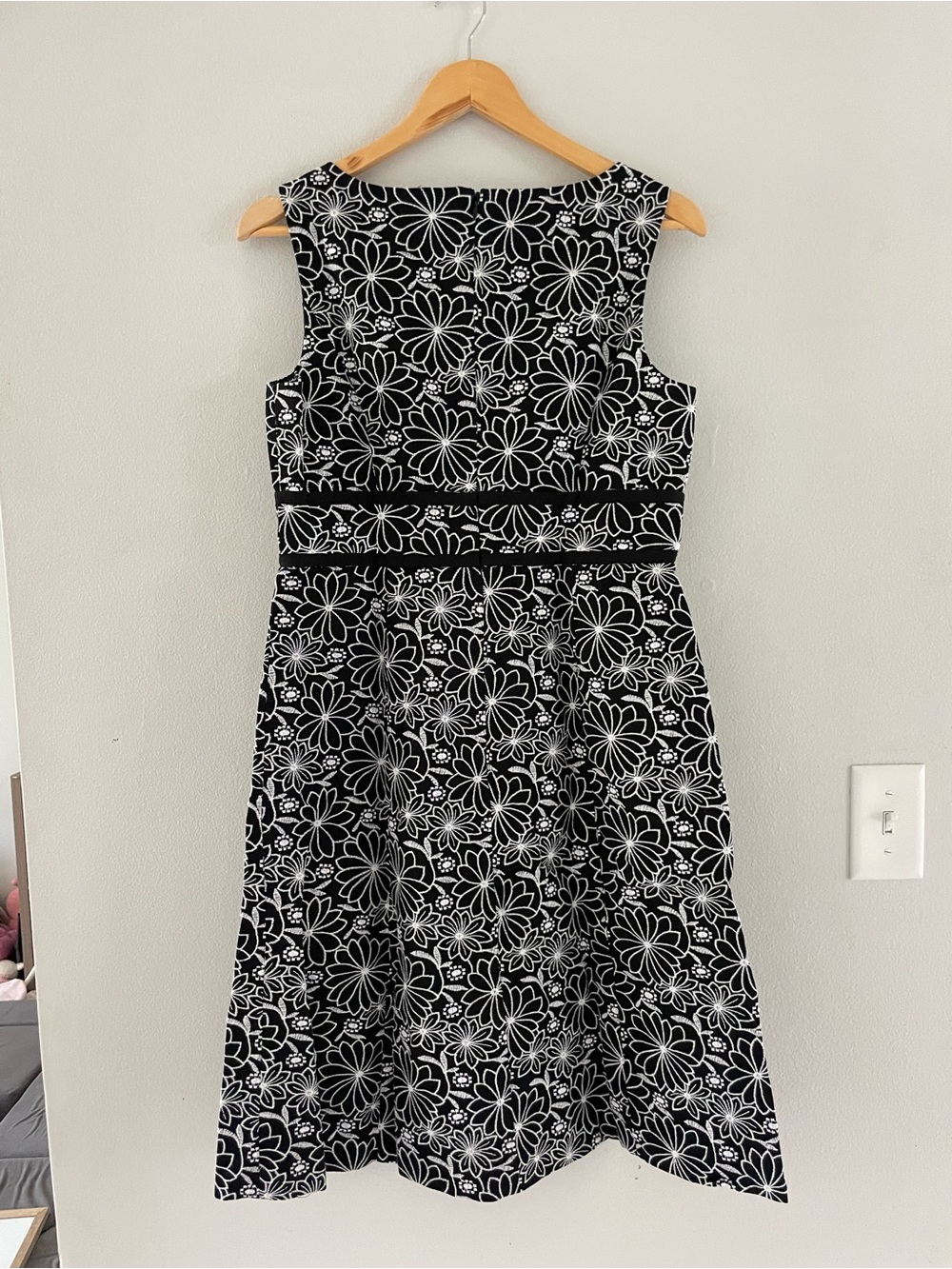 Talbots Black and White Floral Sleeveless Mini Dress - Picture 2 of 6